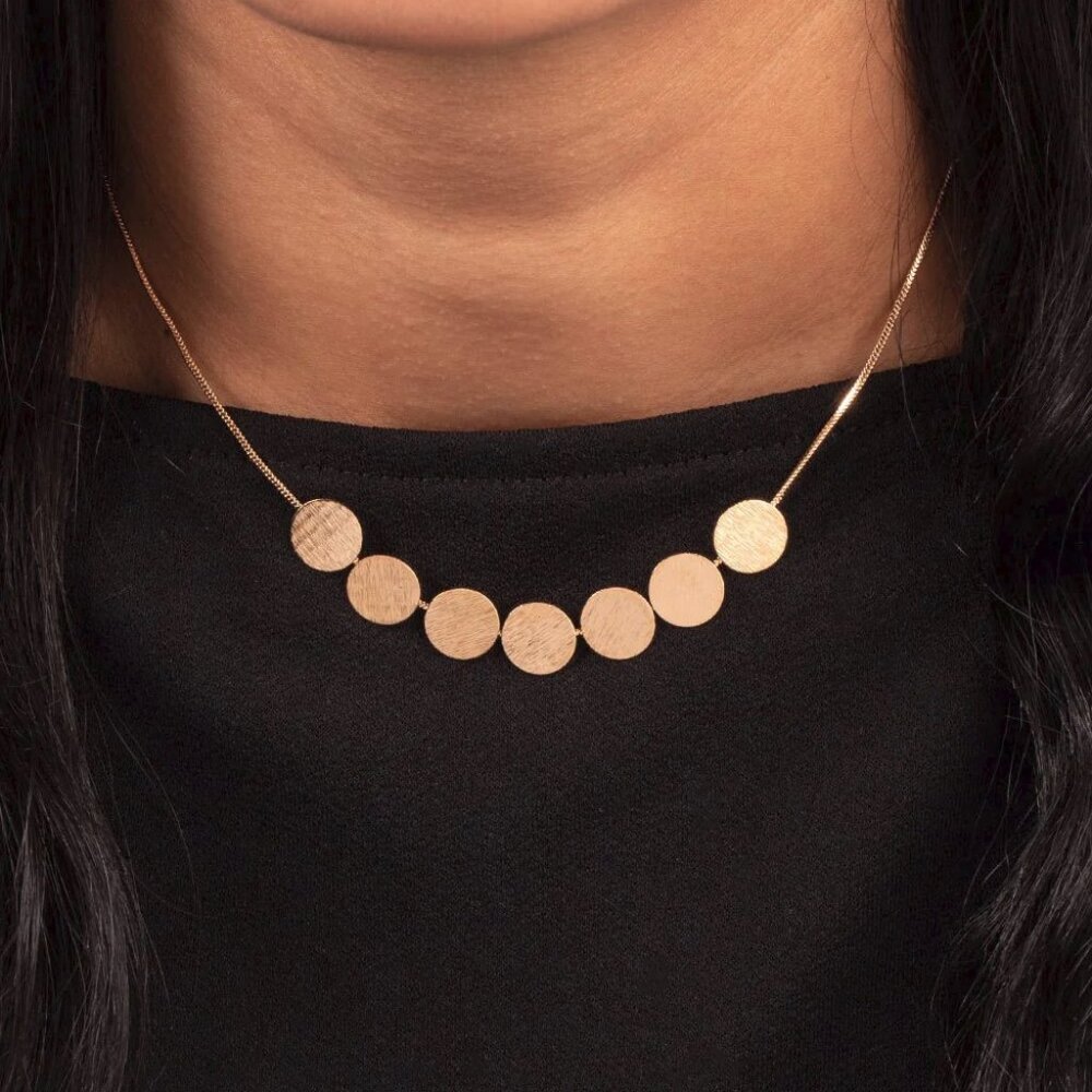 Paparazzi Jewelry Accessories - Slimmer Glimmer - Gold Necklace - Vintage